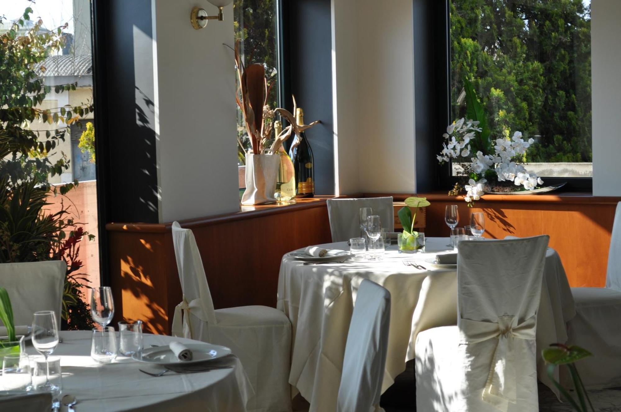 Hotel Cinzia Ristorante Christian E Manuel Vercelli Exterior photo
