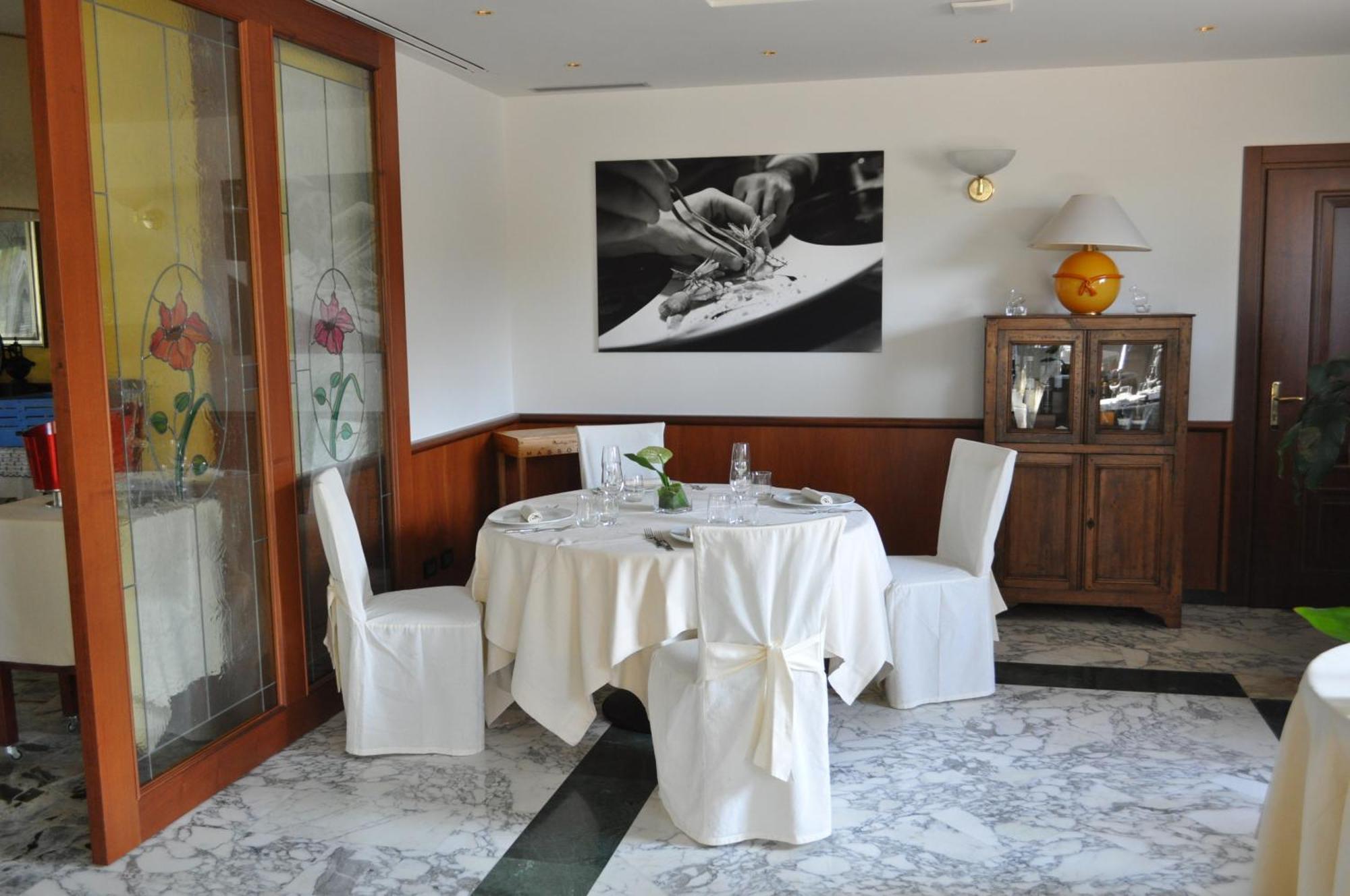 Hotel Cinzia Ristorante Christian E Manuel Vercelli Exterior photo